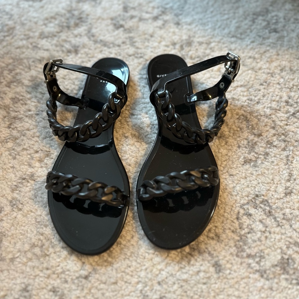 100% authentic Givenchy jelly sandals, size 38. Worn twice.